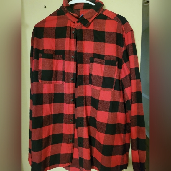 Multiple long sleeve shirts men size medium - Picture 5 of 6
